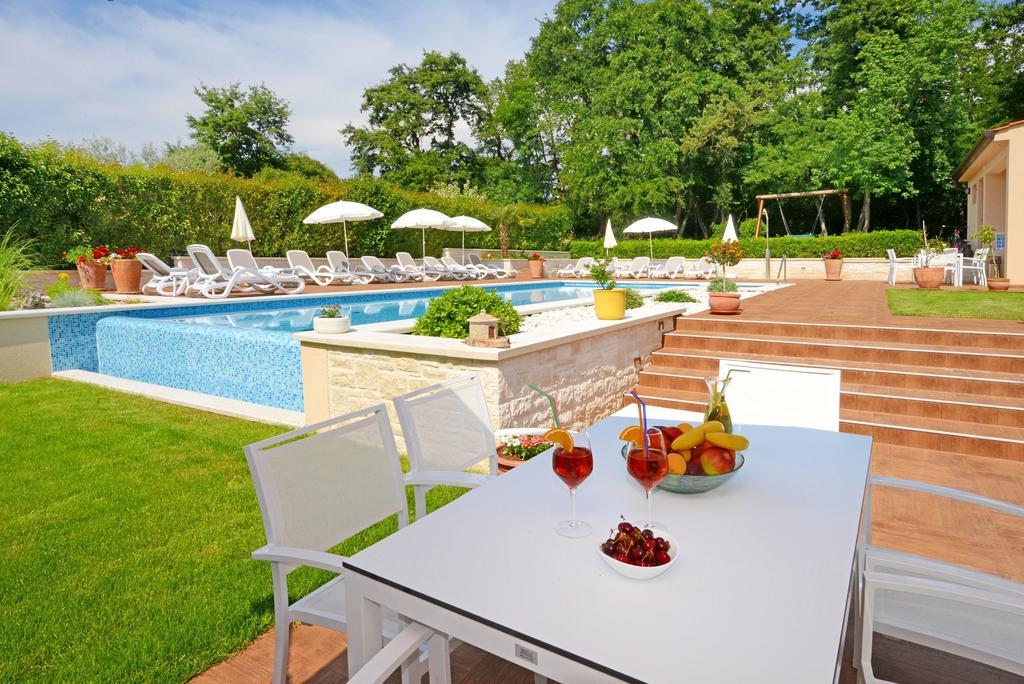 Apartments Tena Poreč Eksteriør bilde